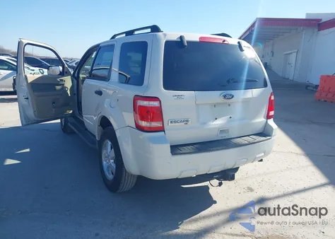 2011 Ford Escape Xlt z USA, uszkodzony, nr VIN 1FMCU0D76BKA87690